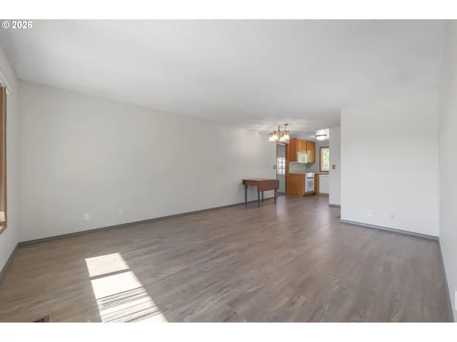 1180 Brockton Pl, Eugene, OR 97404 - #3