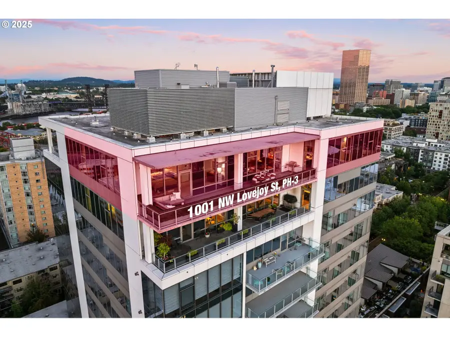 1001 NW Lovejoy St #PH-3, Portland, OR 97209 - #2