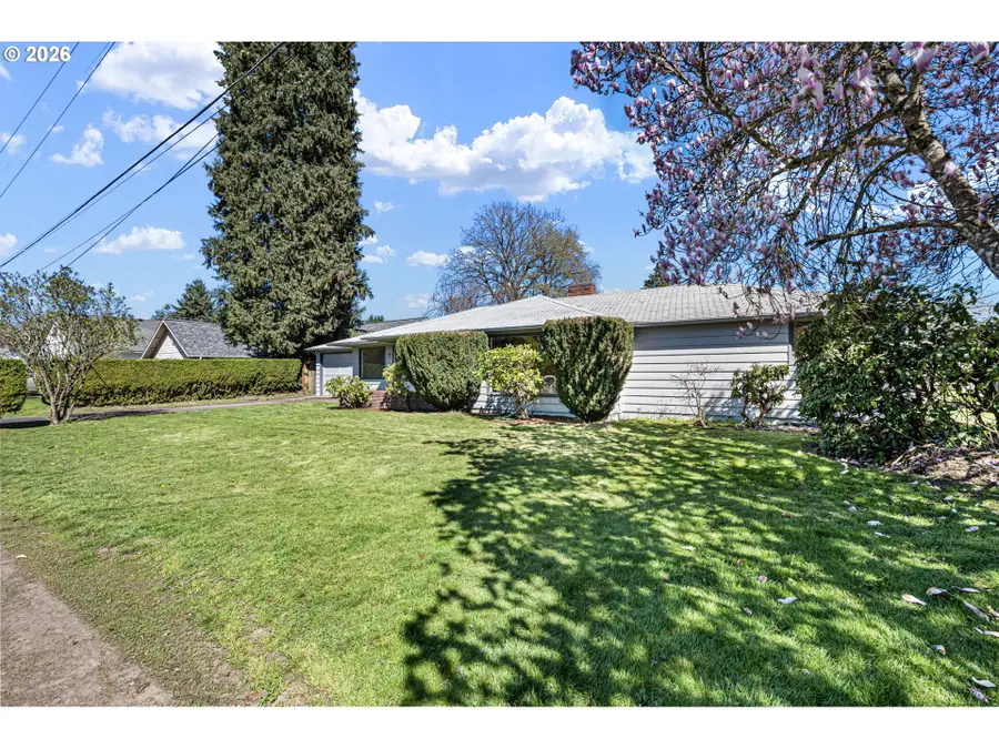 1685 Evergreen Dr, Eugene, OR 97404 - #3