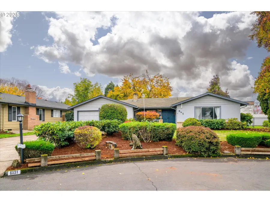 601 Blackstone St, Springfield, OR 97477 - Image #2