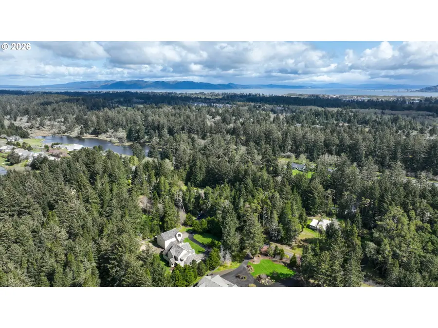 1471 SW Pine Dr, Warrenton, OR 97146 - #3