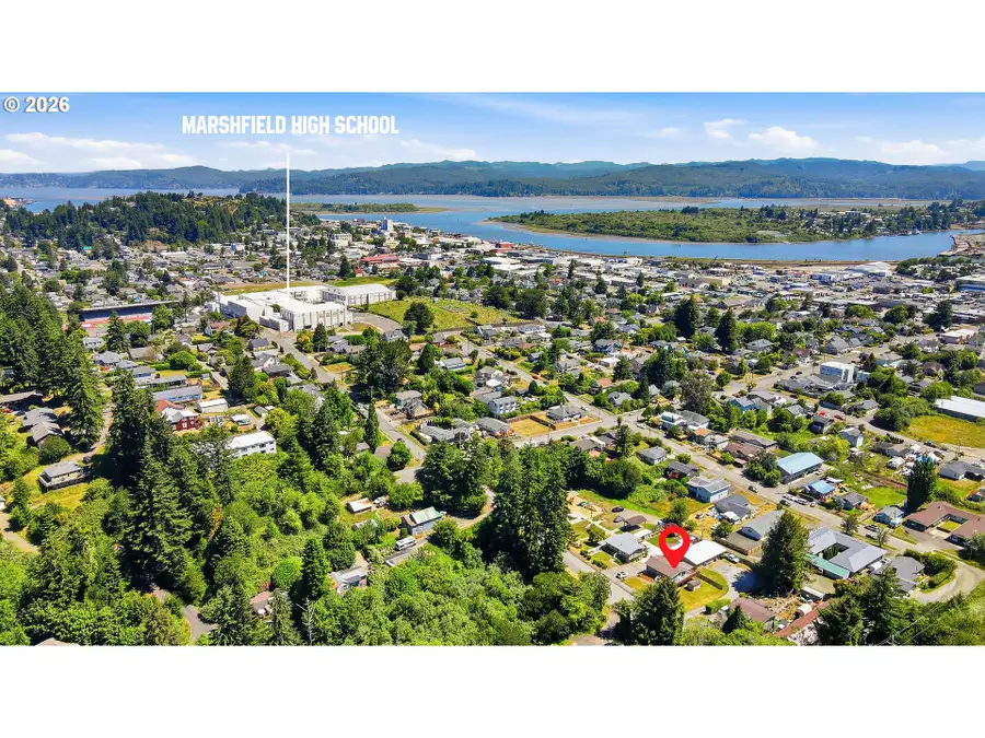 1060 S 10th St, Coos Bay, OR 97420 - #2