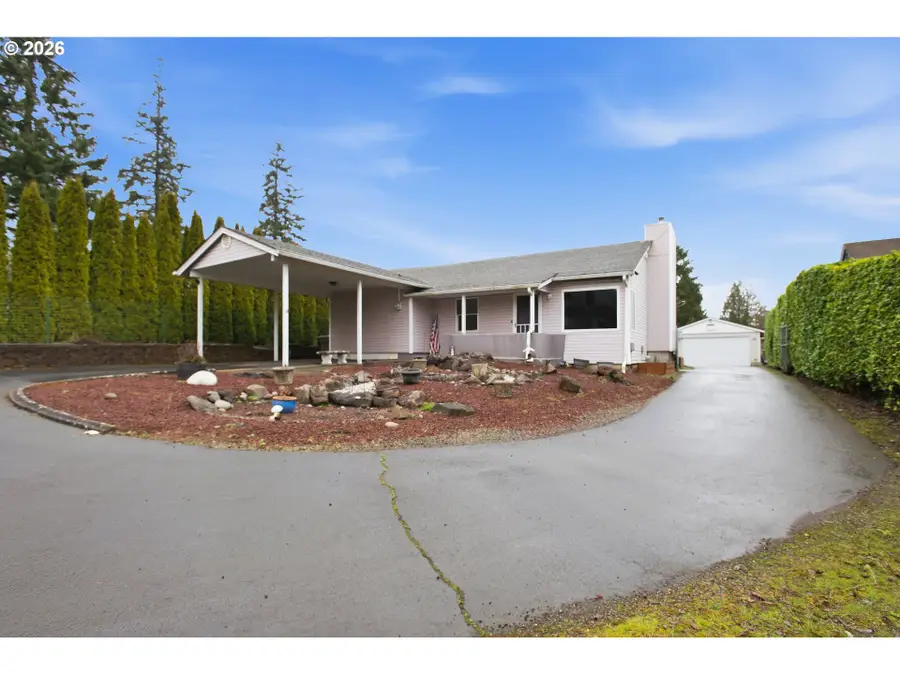 3506 Columbia Heights Rd, Longview, WA 98632 - #2