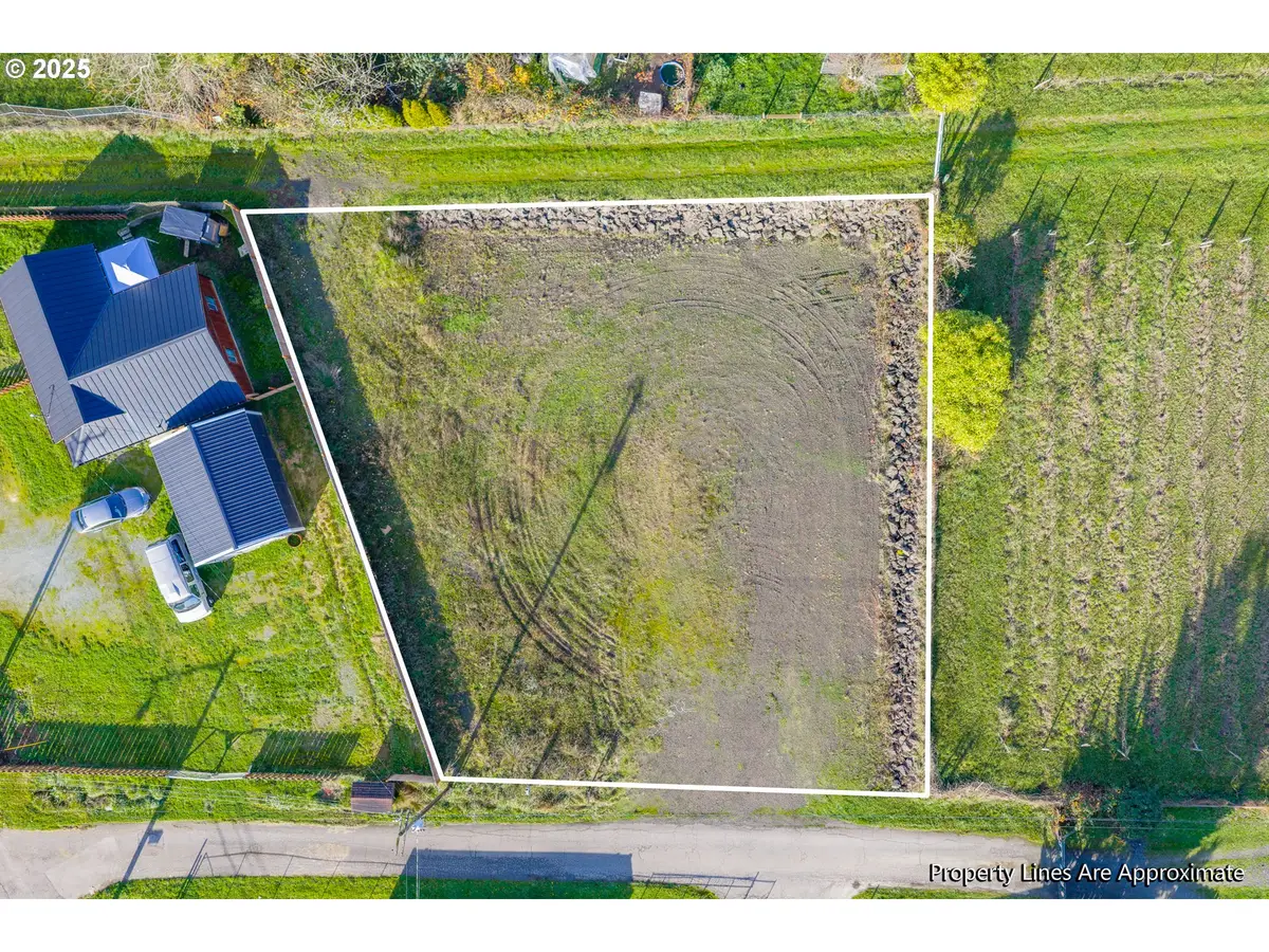 2047 Roseburg Rd, Myrtle Point, OR 97458 - Image #1