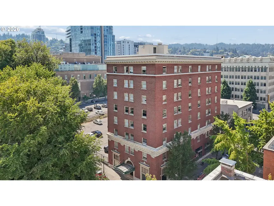 1005 SW Park Ave #302, Portland, OR 97205 - #2
