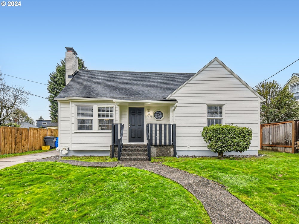 7225 N Monteith Ave, Portland, OR 97203 BHGRE