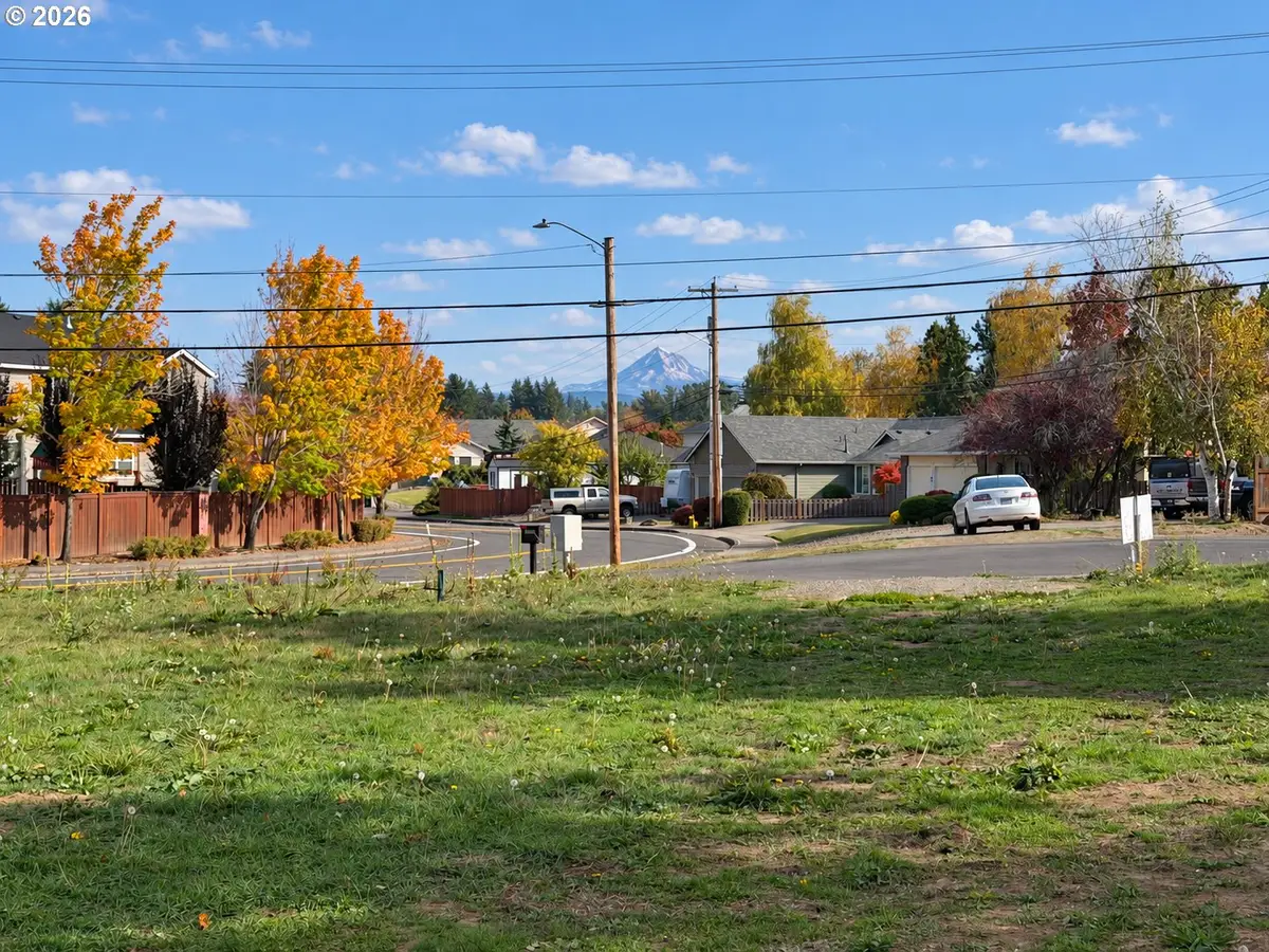 4630 SE Sweetbriar Rd, Troutdale, OR 97060 - #1