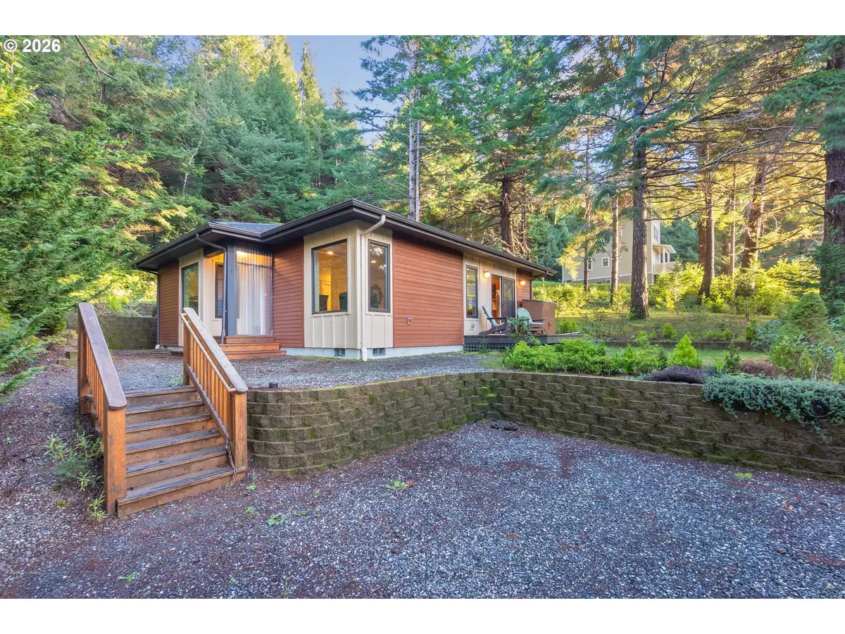 241 16th St, Port Orford, OR 97465 - Image #1