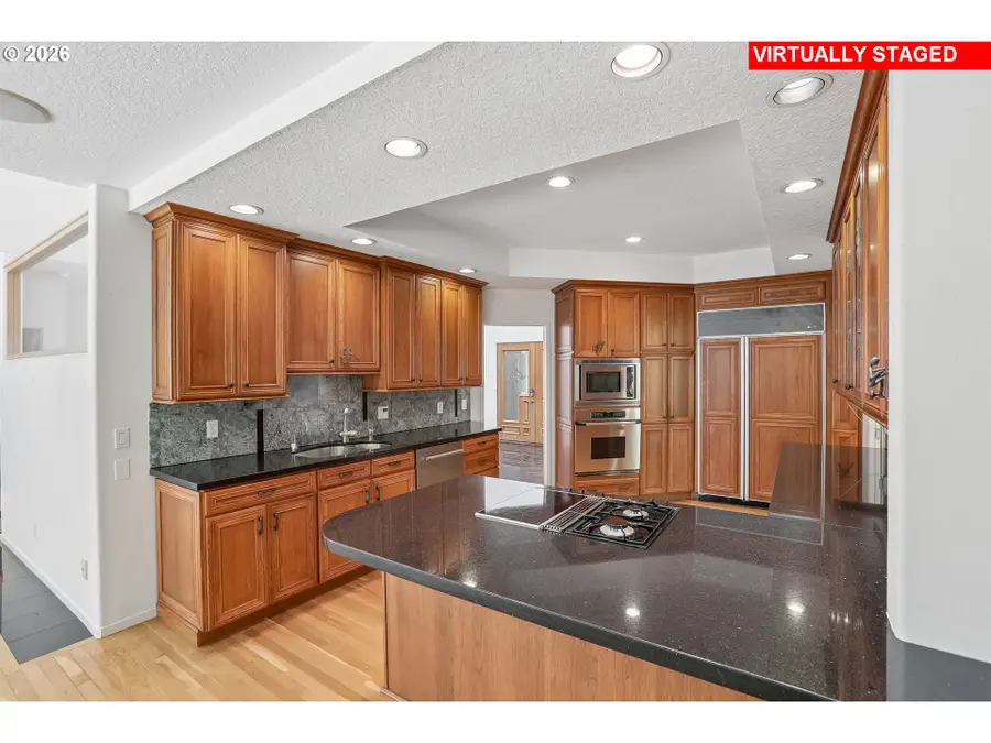 10838 S Southridge Dr, Portland, OR 97219 - #2