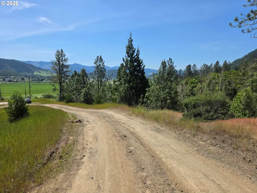 1955 Weaver Rd, Myrtle Creek Riddle, OR 97457 - #3