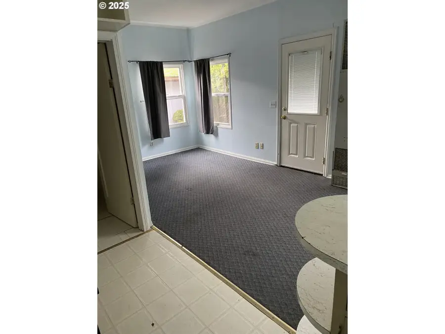 4320 SE Hawthorne Blvd, Portland, OR 97215 - Image #3