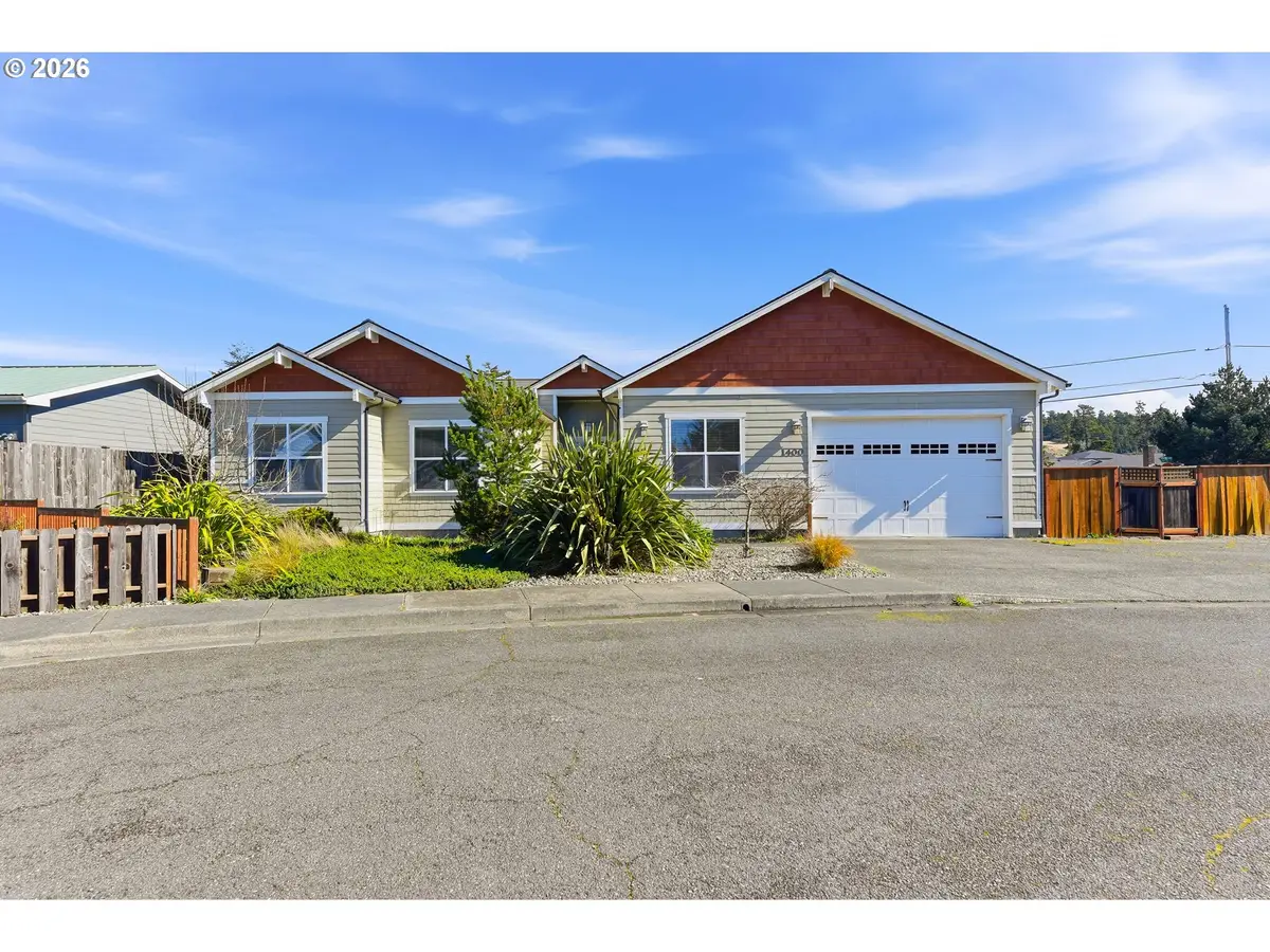 1400 Holloway Mews, Coos Bay, OR 97420 - #1