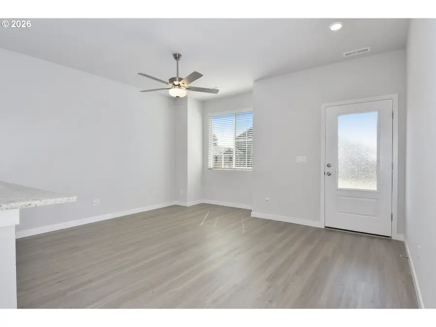 1175 Parkside Ave, Woodburn, OR 97071 - #2