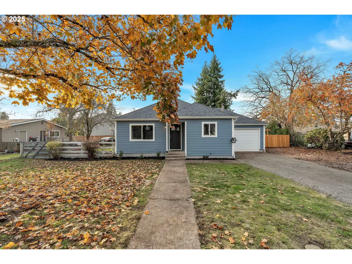 122 N Cole Ave, Molalla, OR 97038 - Image #1