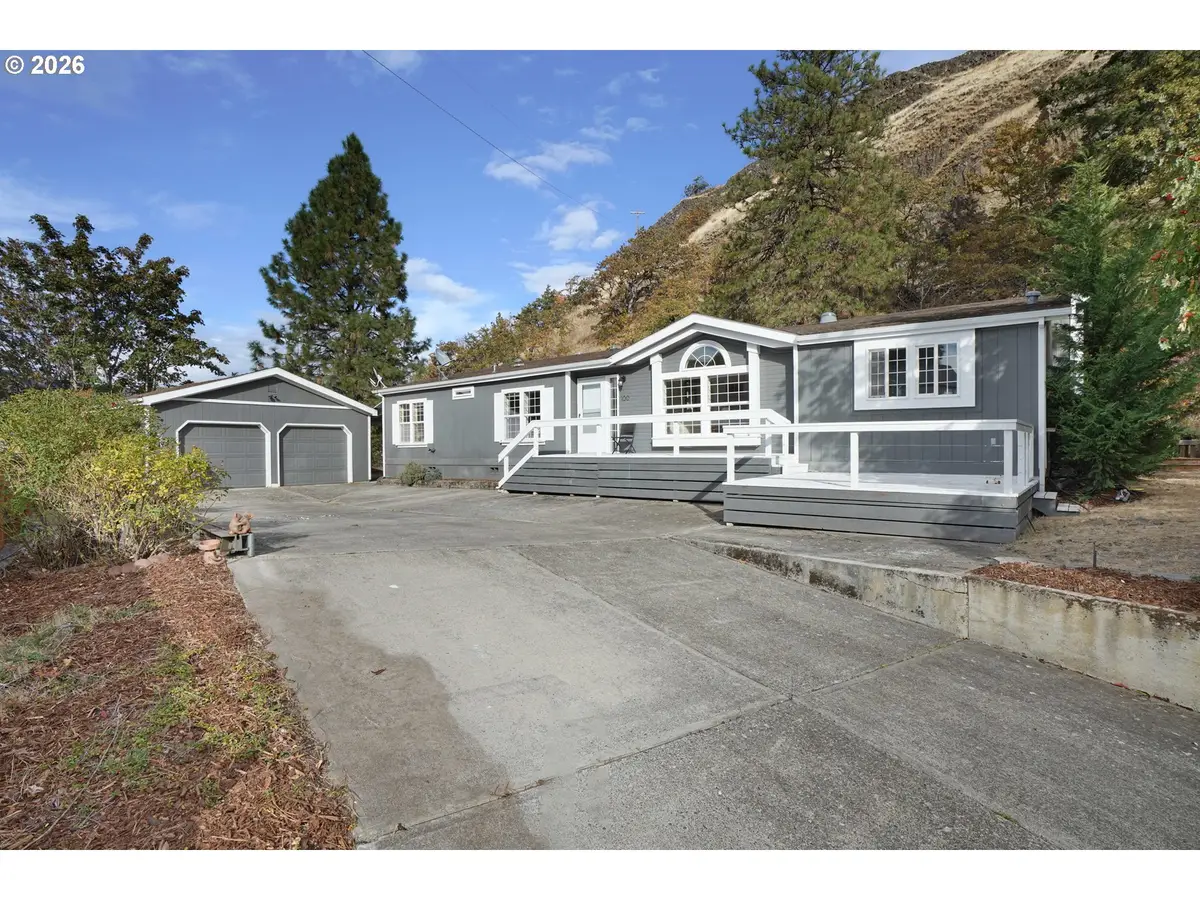 100 Cherry Hill Dr, Mosier, OR 97040 - #1