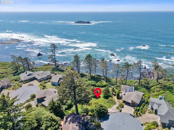 8900 Sea Crest Ln, OtterRock, OR 97369
