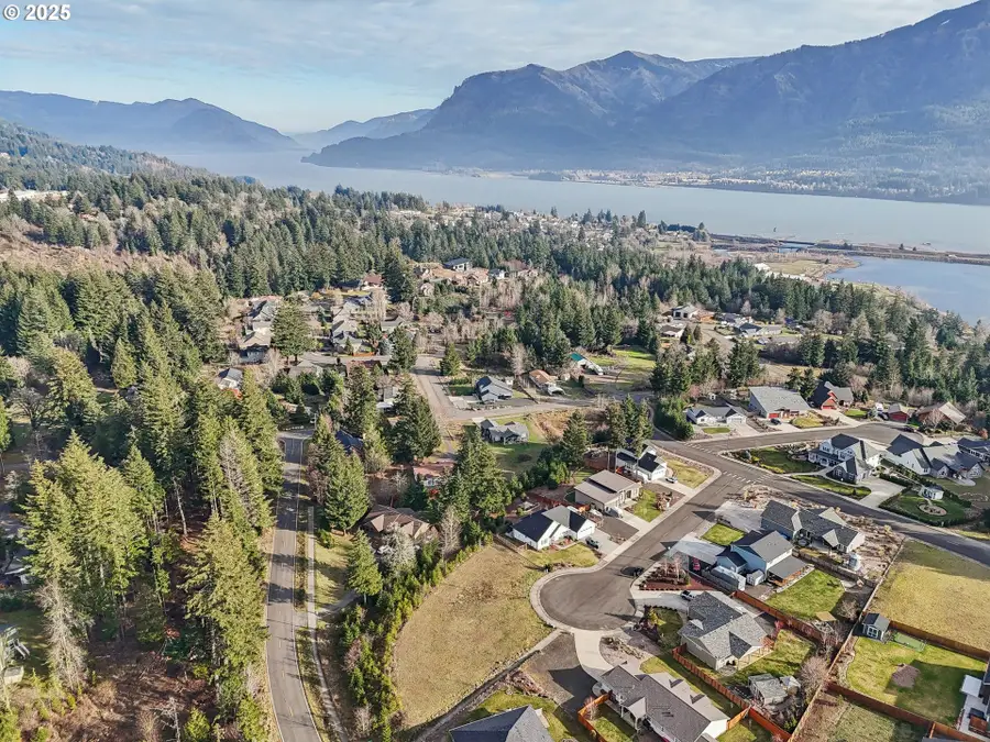 189 NW Falcon Ct, Stevenson, WA 98648 - Image #2