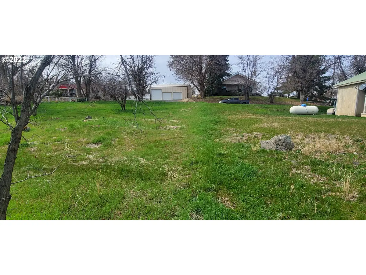 W 2nd St, Arlington, OR 97812 - Image #1