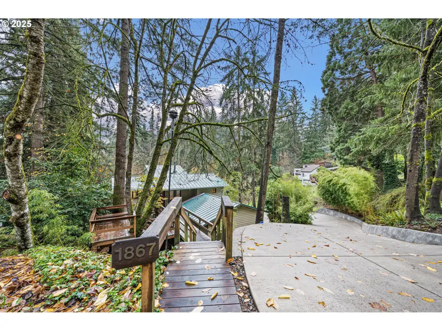 1867 Fircrest Dr, Eugene, OR 97403 - Image #2