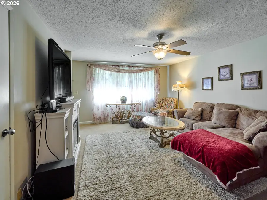 4615 SE Roethe Rd, Milwaukie, OR 97267 - Image #3