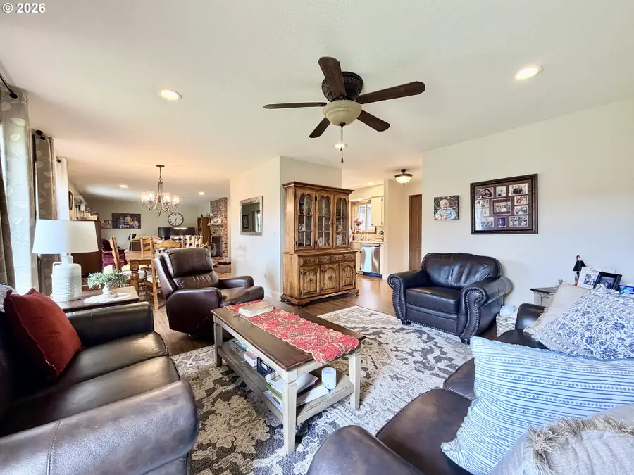 650 SE 9th Dr, Hermiston, OR 97838 - #3
