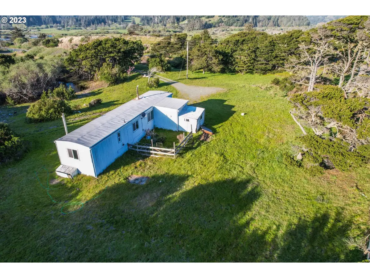 24298 Carpenterville Rd, Gold Beach, OR 97444 - Image #1