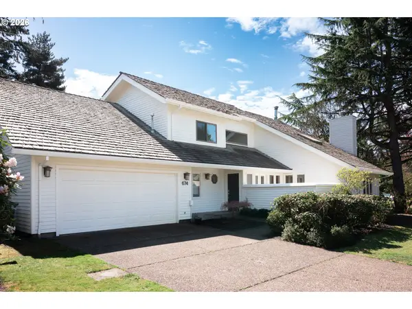 674 Livingood Ln, LakeOswego, OR 97034