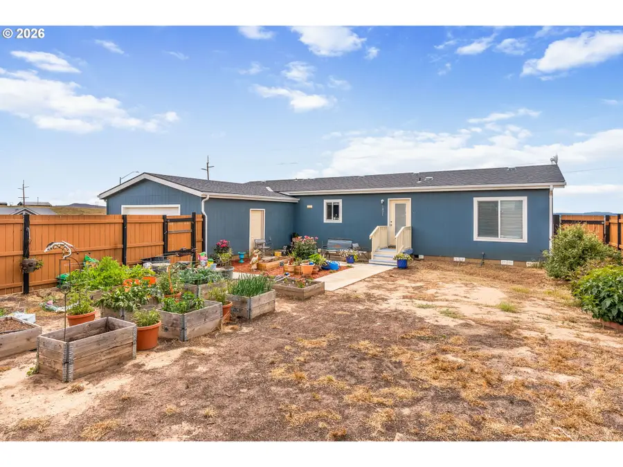 1821 Jaxon St, Goldendale, WA 98620 - #3