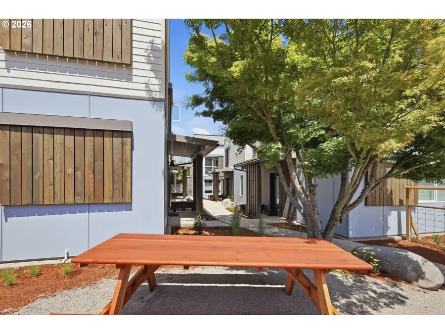 45 W 27th Ave #E, Eugene, OR 97405 - #3