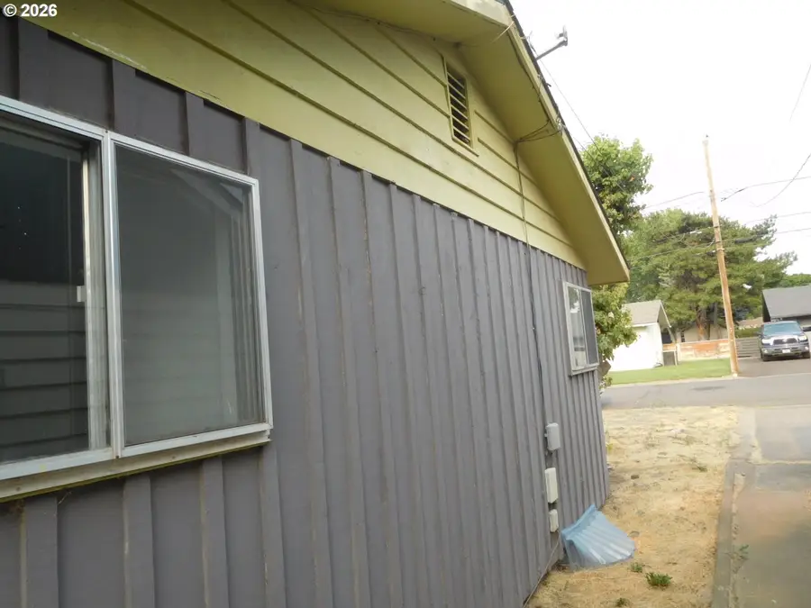300 Parkview St, Milton Freewater, OR 97862 - #3