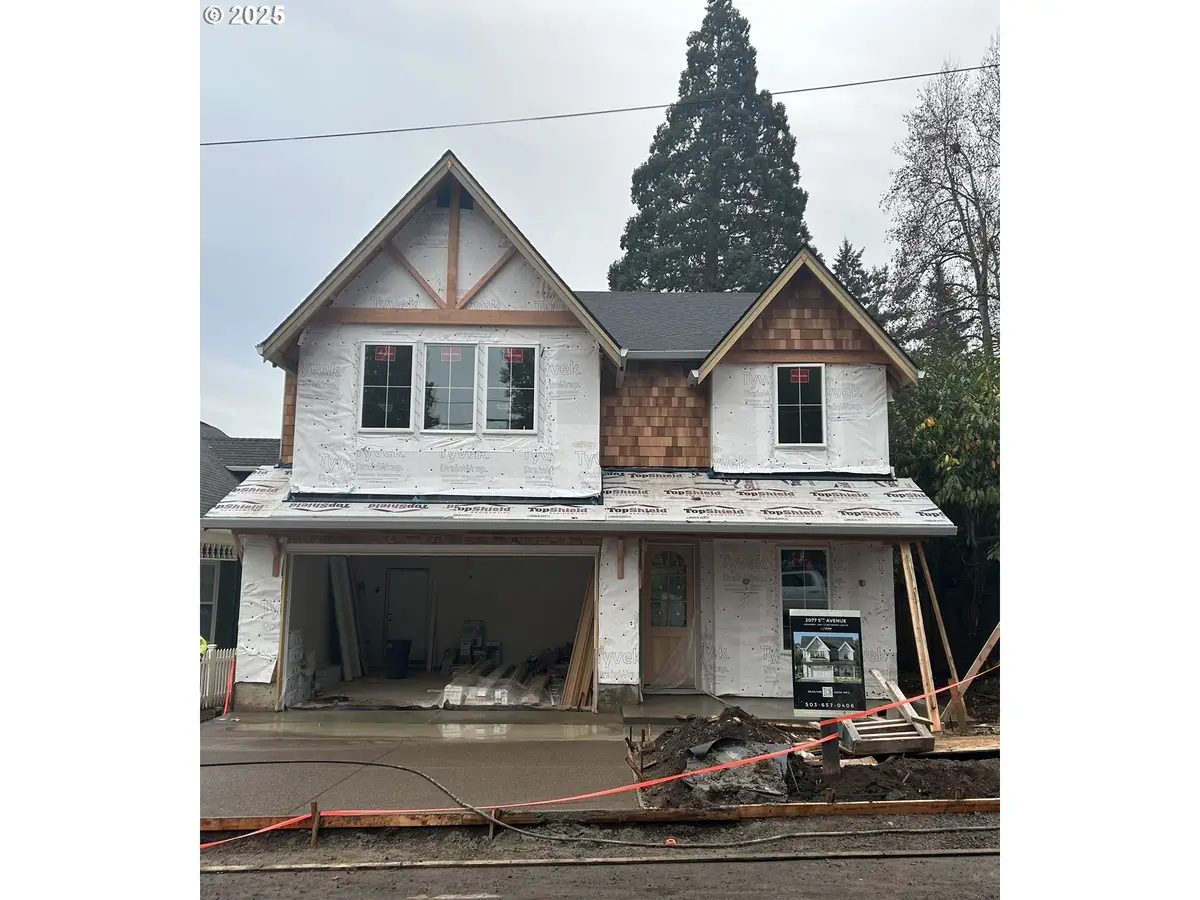 2077 5th Ave, West Linn, OR 97068 - Image #1