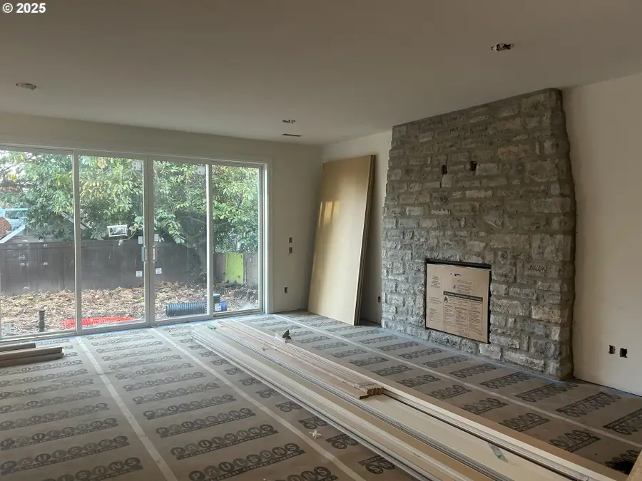 2077 5th Ave, West Linn, OR 97068 - Image #2