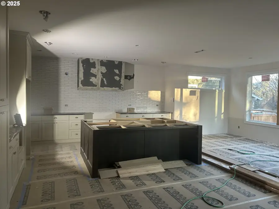 2077 5th Ave, West Linn, OR 97068 - Image #3