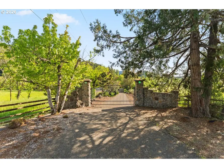 2233 Riverside Dr, Myrtle Creek Riddle, OR 97457 - #3