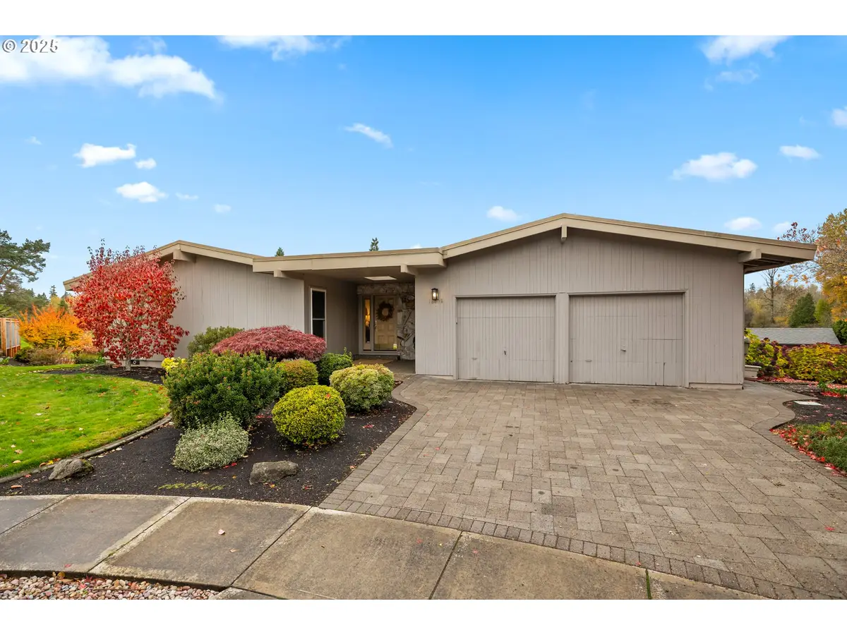 19305 NW Athena Pl, Portland, OR 97229 - Image #1