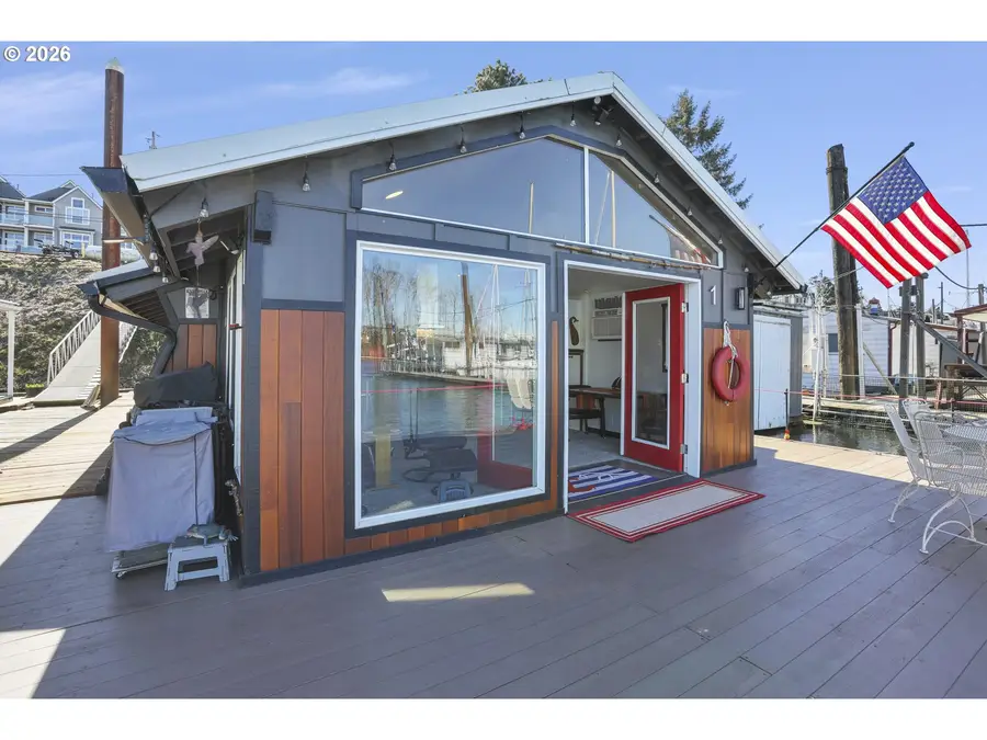 535 NE Bridgeton Rd #1, Portland, OR 97217 - #2