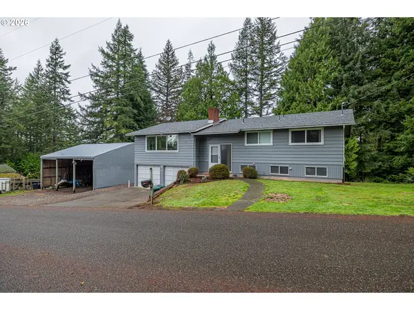 1070 E 15th St, Coquille, OR 97423