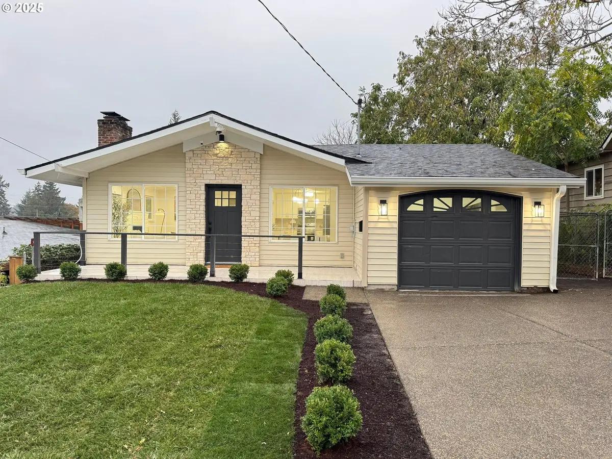 4827 SE 86th Ave, Portland, OR 97266 - Image #1