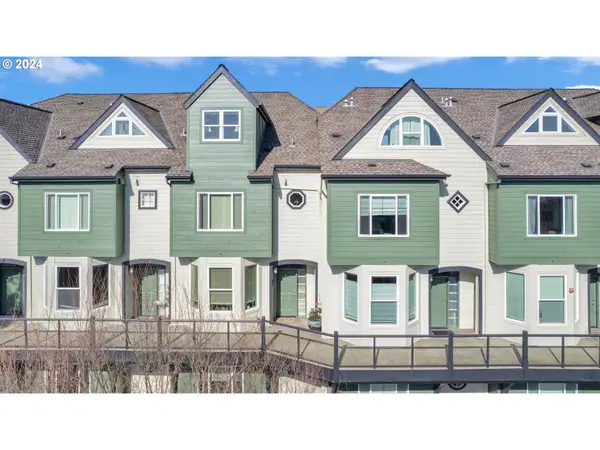 905 N Harbour Dr #6, Portland, OR 97217