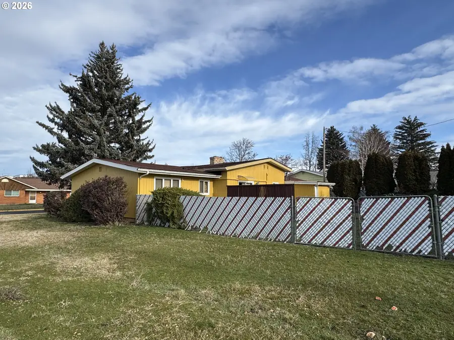 702 Elm Dr, Goldendale, WA 98620 - Image #2