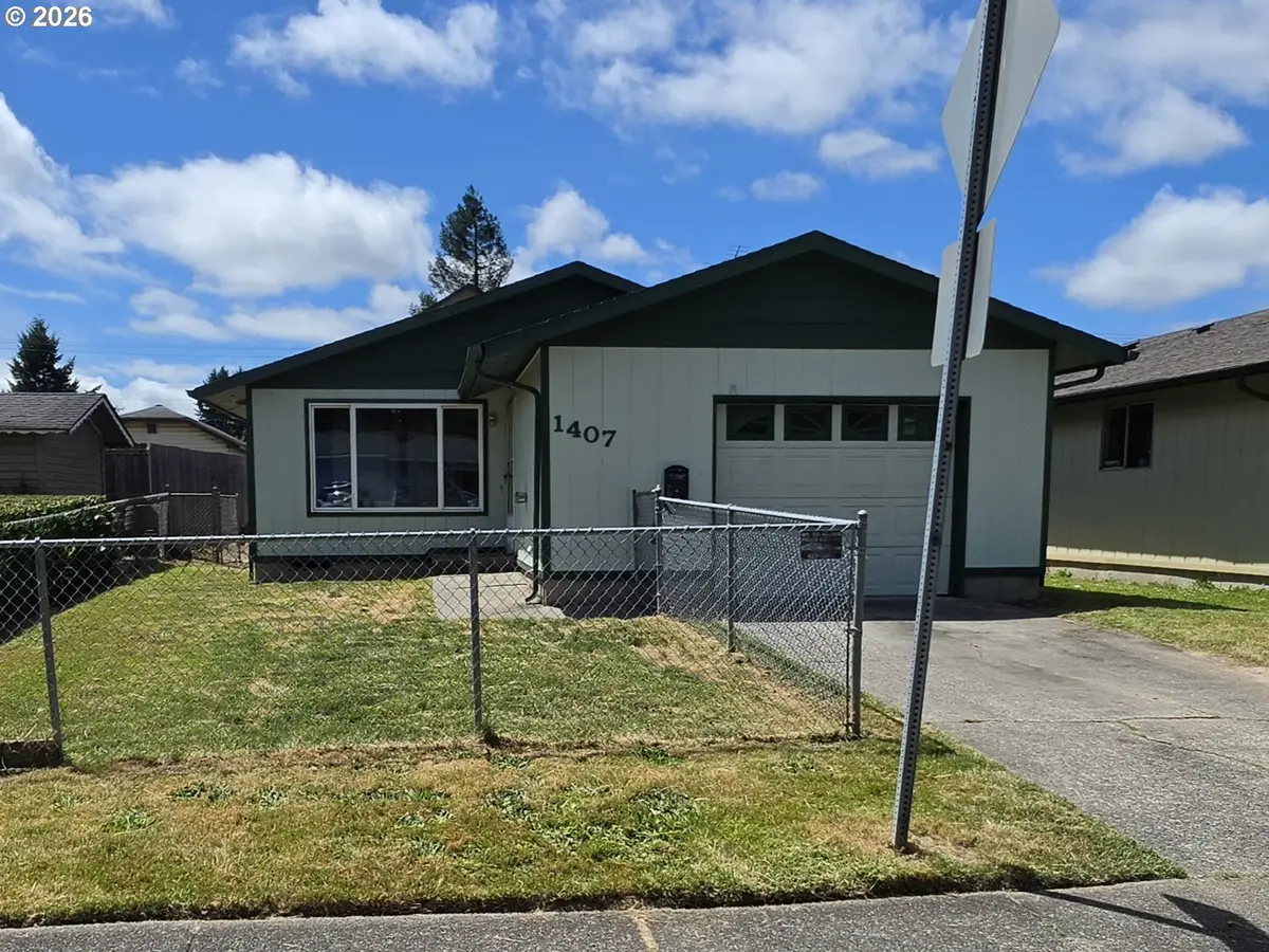 1407 Bowmont Ave, Kelso, WA 98626 - #1