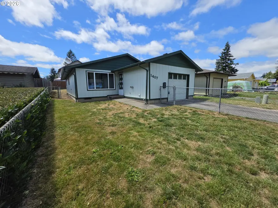 1407 Bowmont Ave, Kelso, WA 98626 - #3
