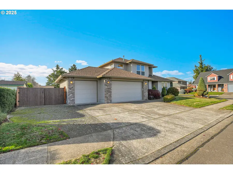 2593 NE Beech Ave, Gresham, OR 97030 - Image #2