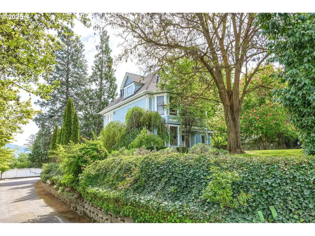 496 Beach St, Ashland, OR 97520 - #1