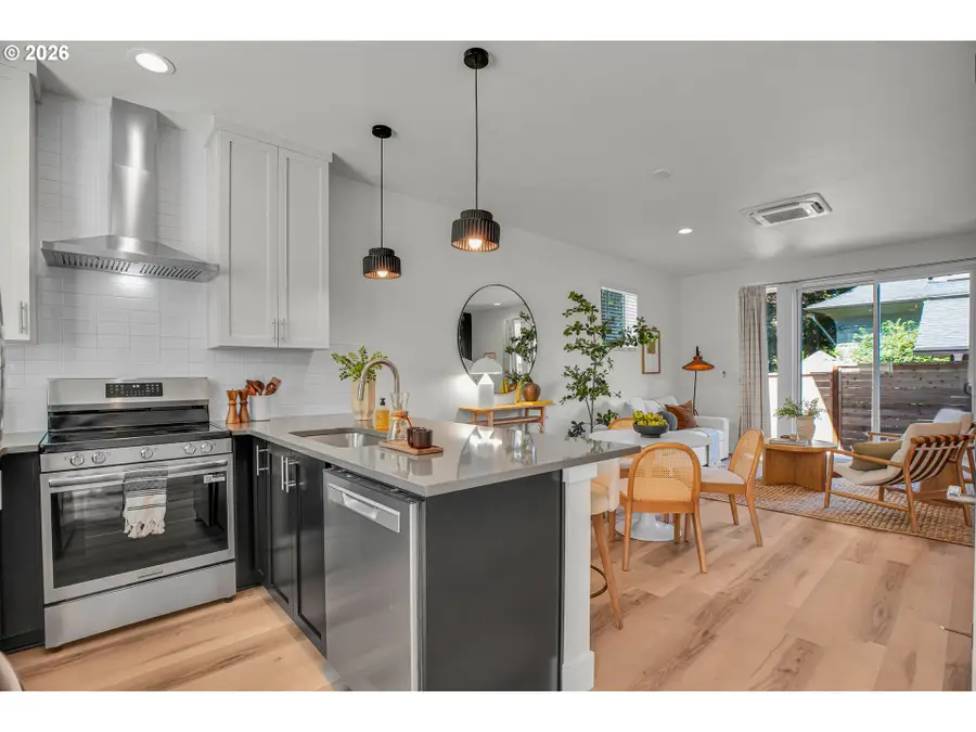 8428 E Burnside St, Portland, OR 97216 - #3