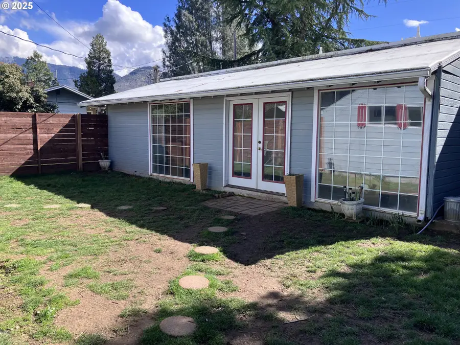 8720 Hwy 238, Jacksonville, OR 97530 - Image #3