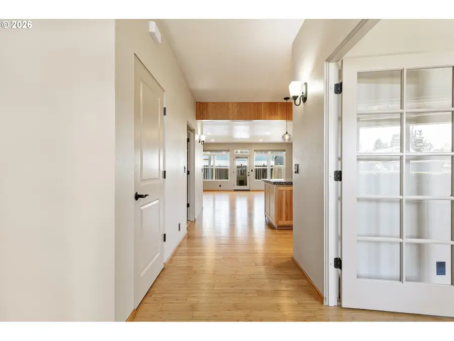 962 T St, Springfield, OR 97477 - #2
