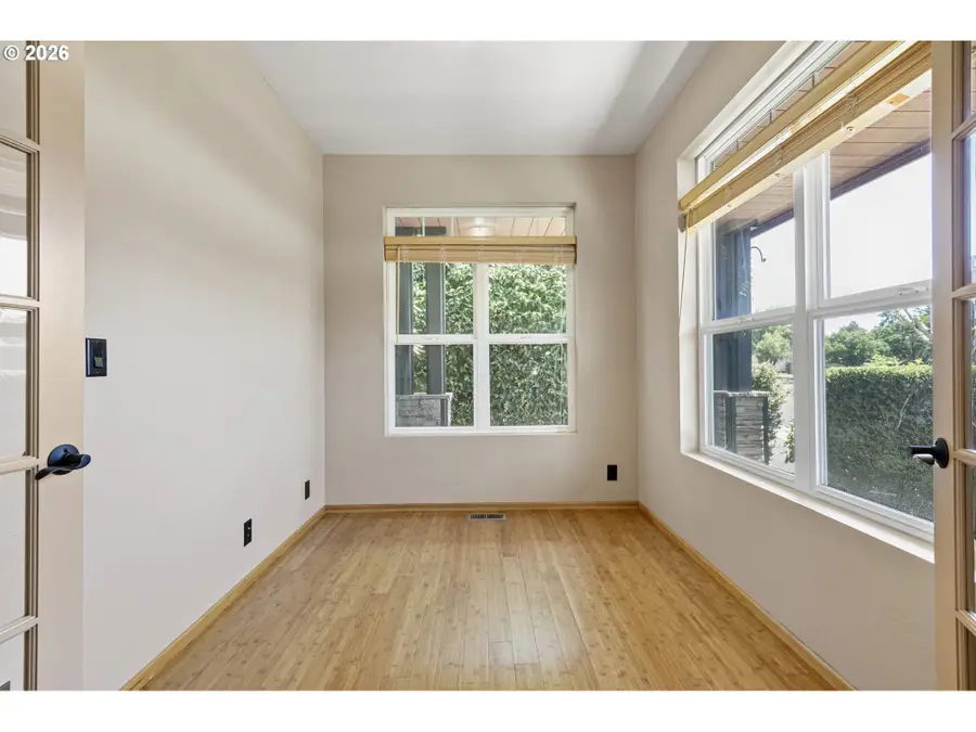 962 T St, Springfield, OR 97477 - #3