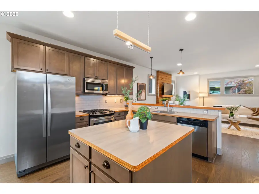 7667 SE Sherman Ct, Portland, OR 97215 - #2