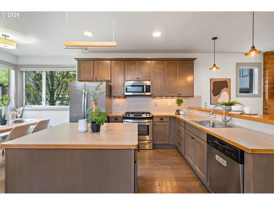 7667 SE Sherman Ct, Portland, OR 97215 - #3